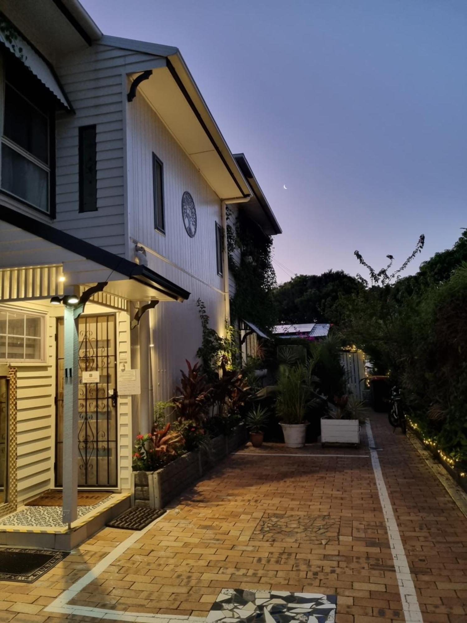 Guesthouse On Regent Bed & Breakfast Caloundra Exterior photo